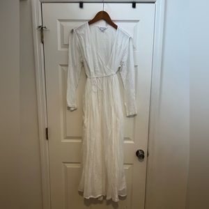 April Cornell White Dressing Gown - Size M - Butterfly details and POCKETS